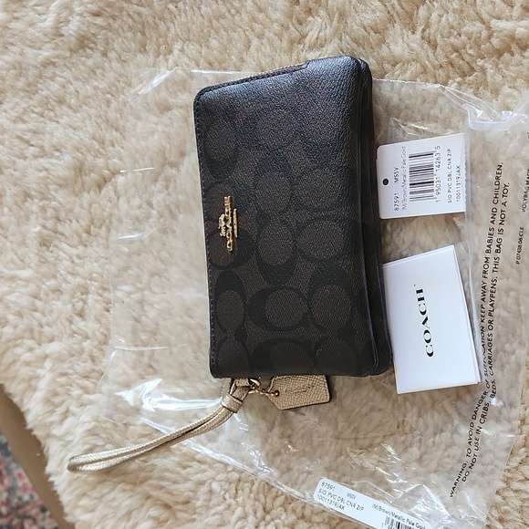 NWT Coach Brown Signature Leather with Pale Gold Double Corner Zip Wallet π€π€ - Picture 15 of 16